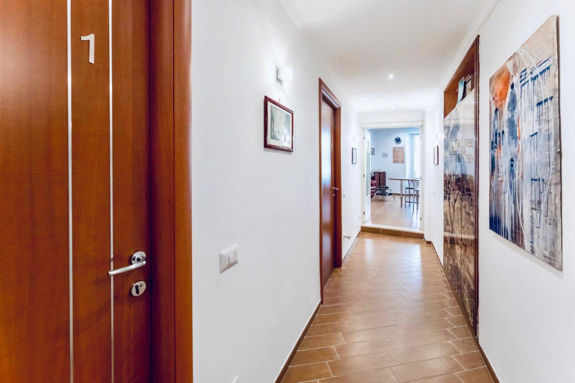 Miclad Colosseum Guest House Roma Exterior foto