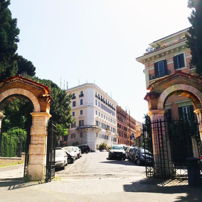 Miclad Colosseum Guest House Roma Exterior foto