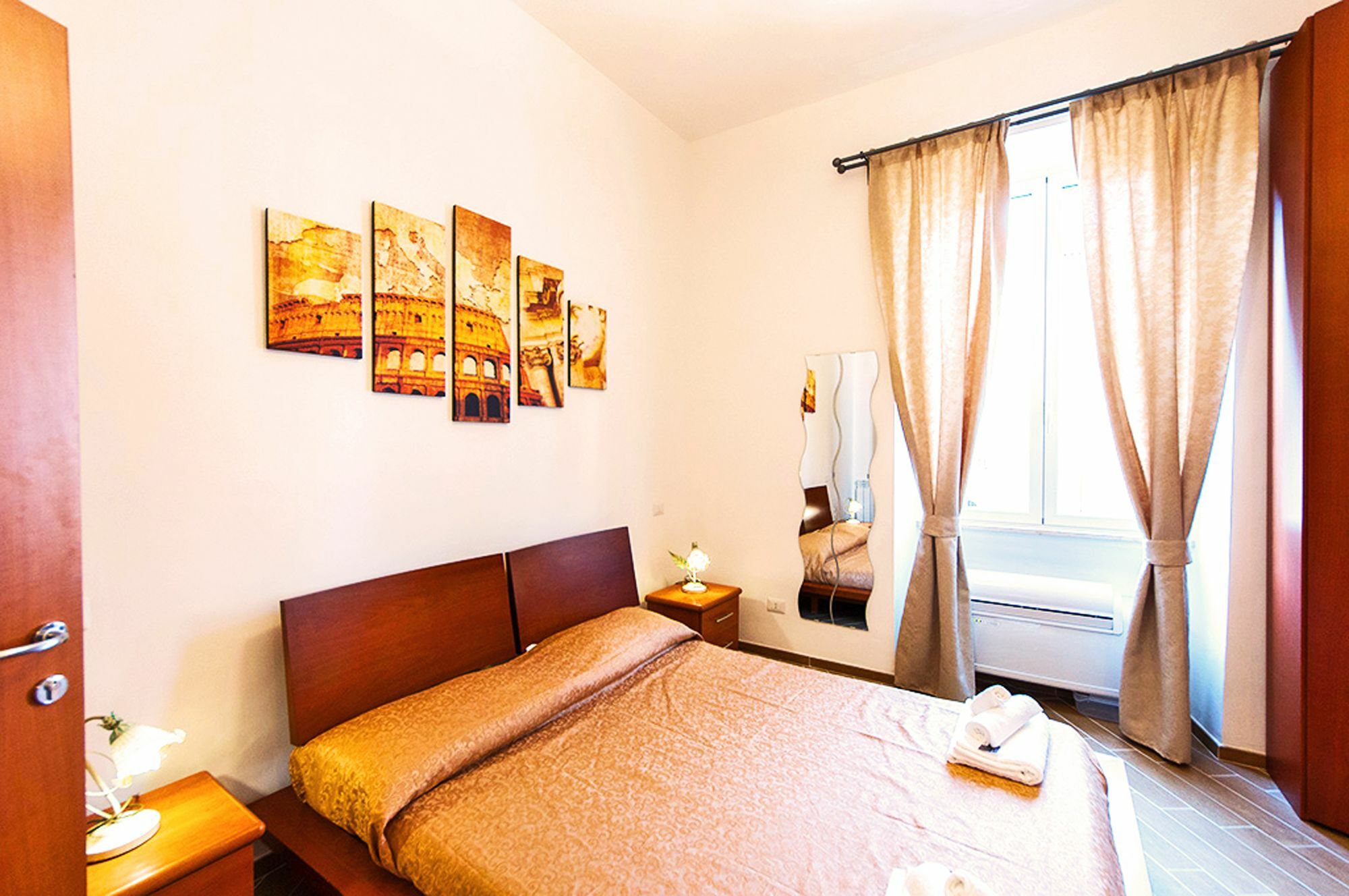 Miclad Colosseum Guest House Roma Exterior foto