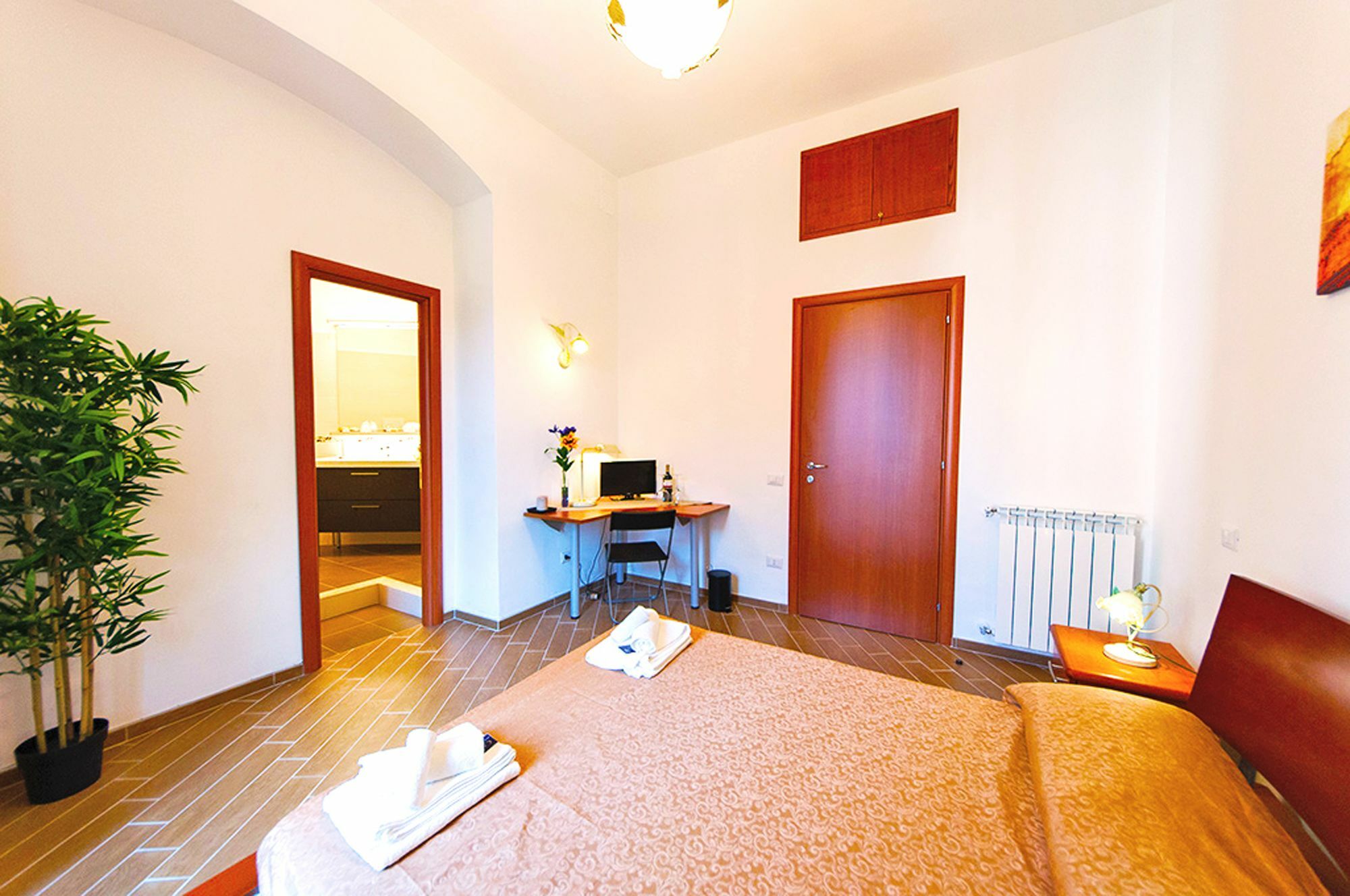 Miclad Colosseum Guest House Roma Exterior foto